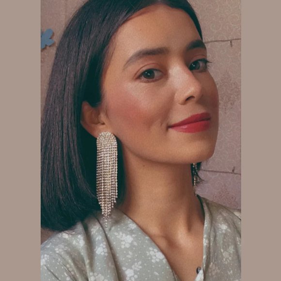 Shiny Rhinestone Long Tassel Earrings - Picture 3 of 4